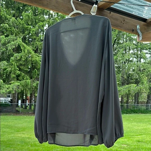 NWOT Cato Gray Blouse with Elegant Ruffle Design Women’s 26/28 - Picture 7 of 13